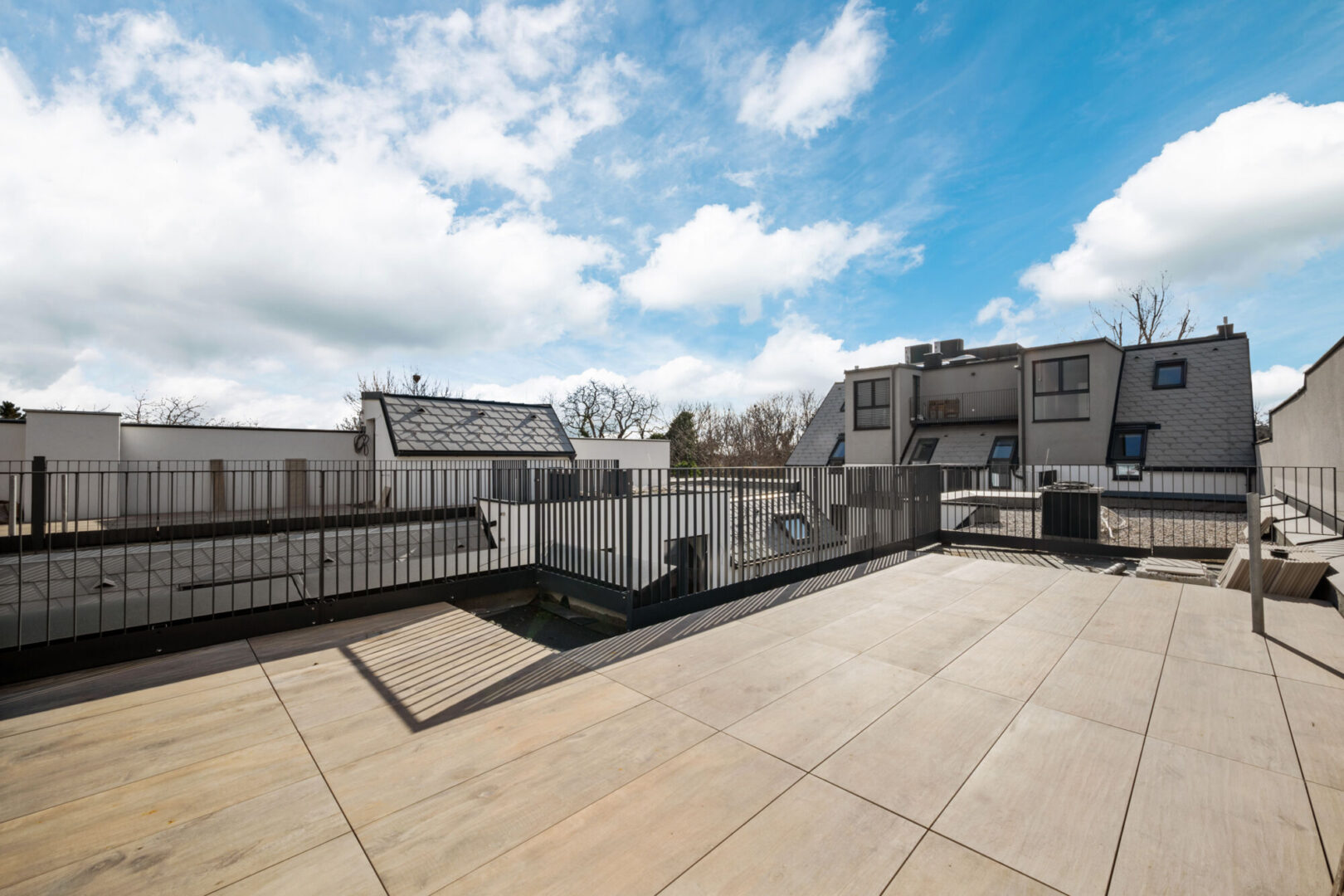 Modernes Townhouse mit 46m² Sonnen-Dachterrasse | Perfekt für Familien | 4 Zimmer – Bild 1