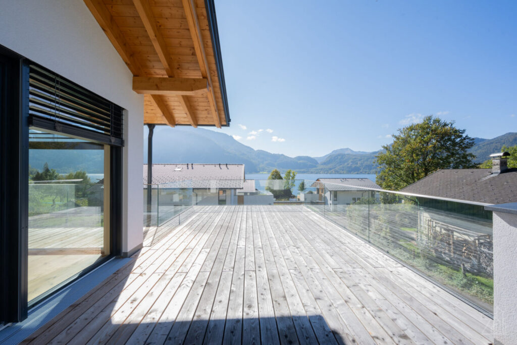 Südseitiges Penthouse mit 4 Zimmern & Terrasse | Fernblick & privater Seezugang