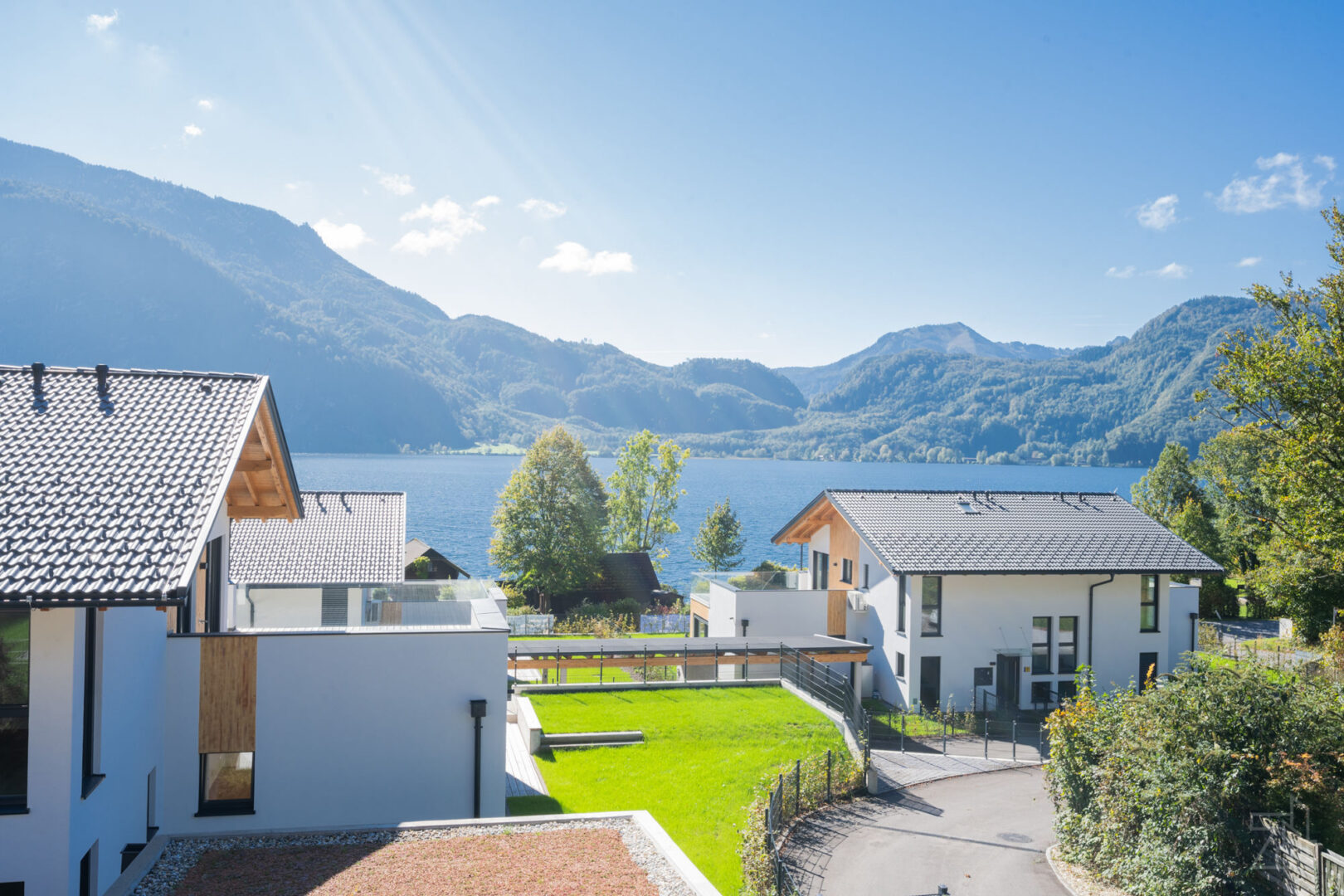 Süd-West Gartenwohnung mit großer Terrasse | privater Seezugang | sofort bezugsfertig – Bild 1