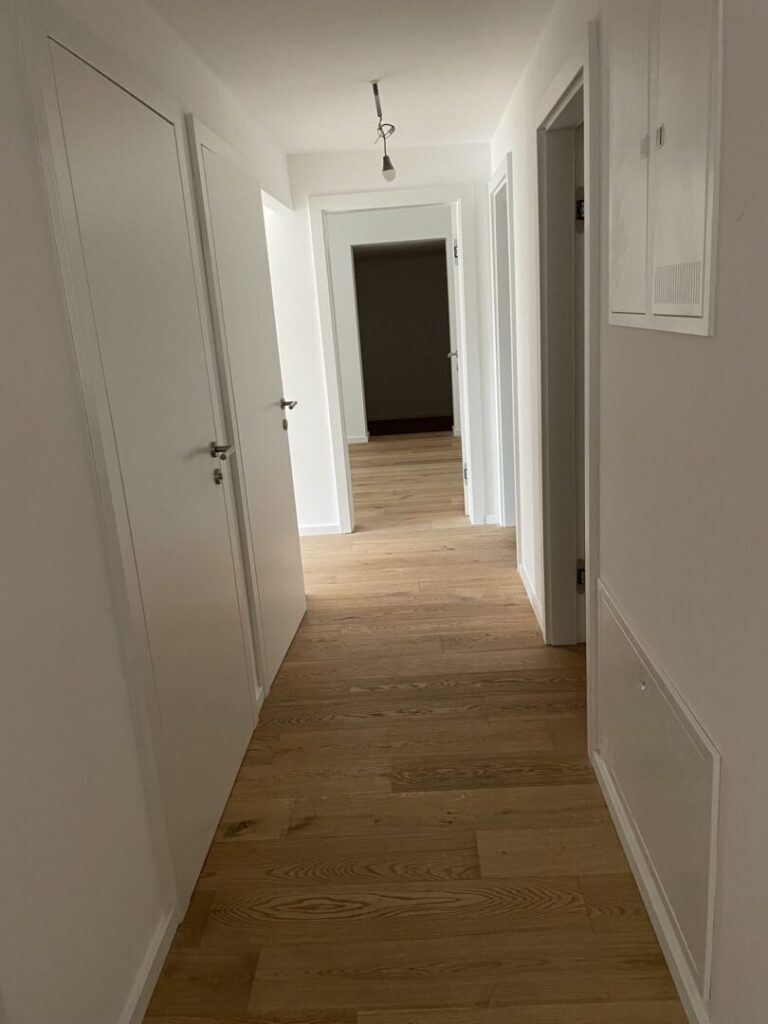 Helle, geräumige Gartenwohnung  – Exklusive Lage beim Schafberg | Bezugsbereit – Bild 2