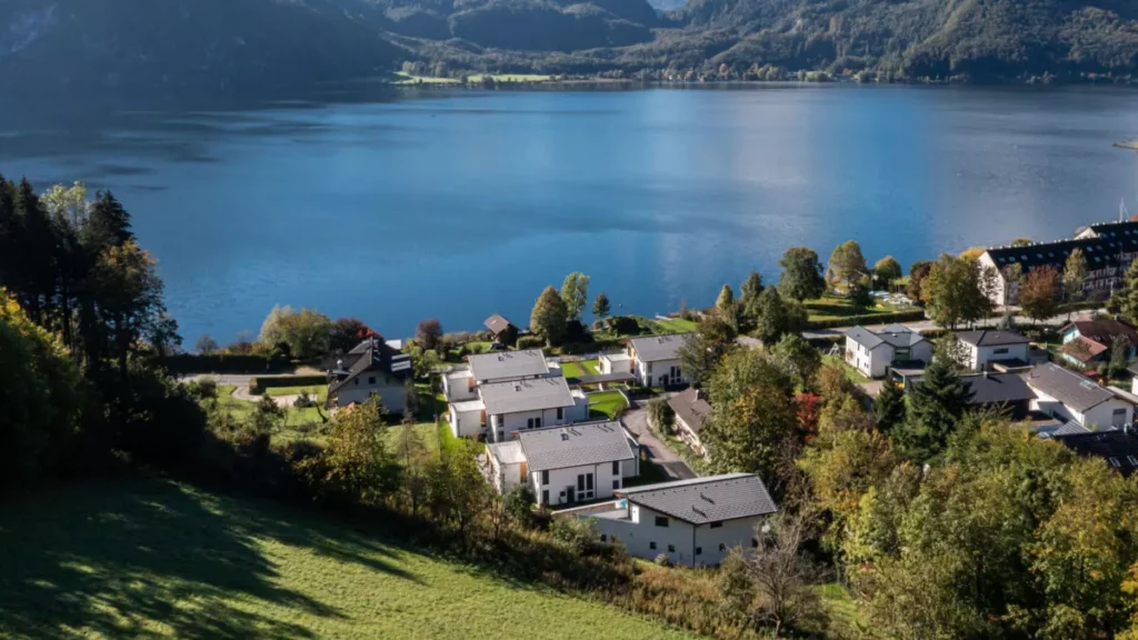 Wohnlage am Mondsee aus der Vogelperspektive
