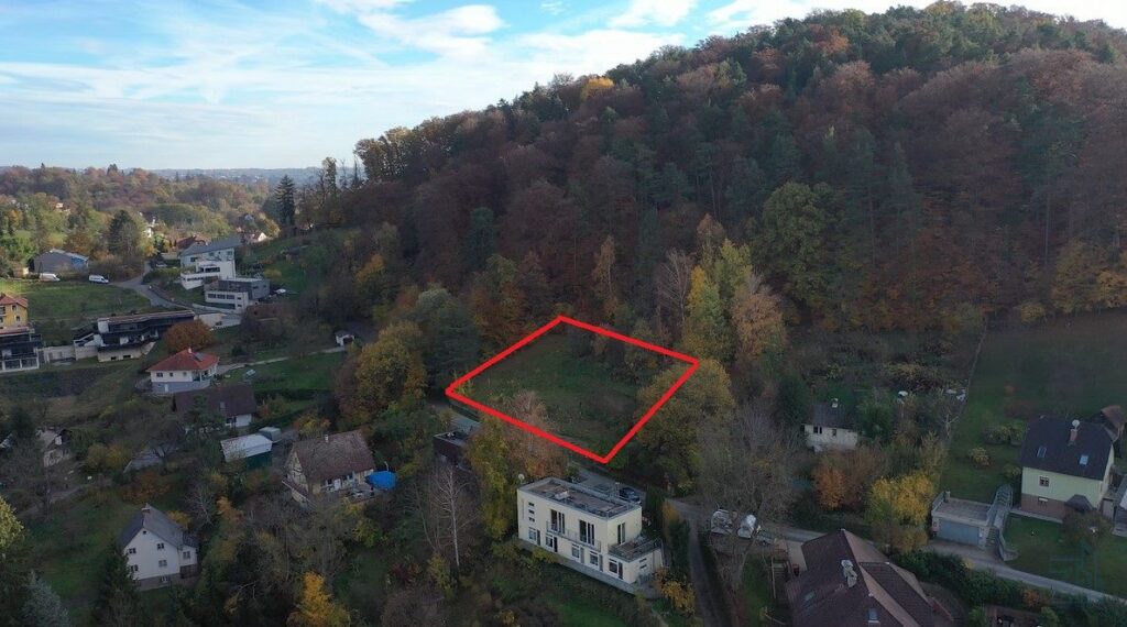 Baugrundstück Reinerweg 21 mit Wohnbauprojekt – Gültigkeit der Baubewilligung in Klärung