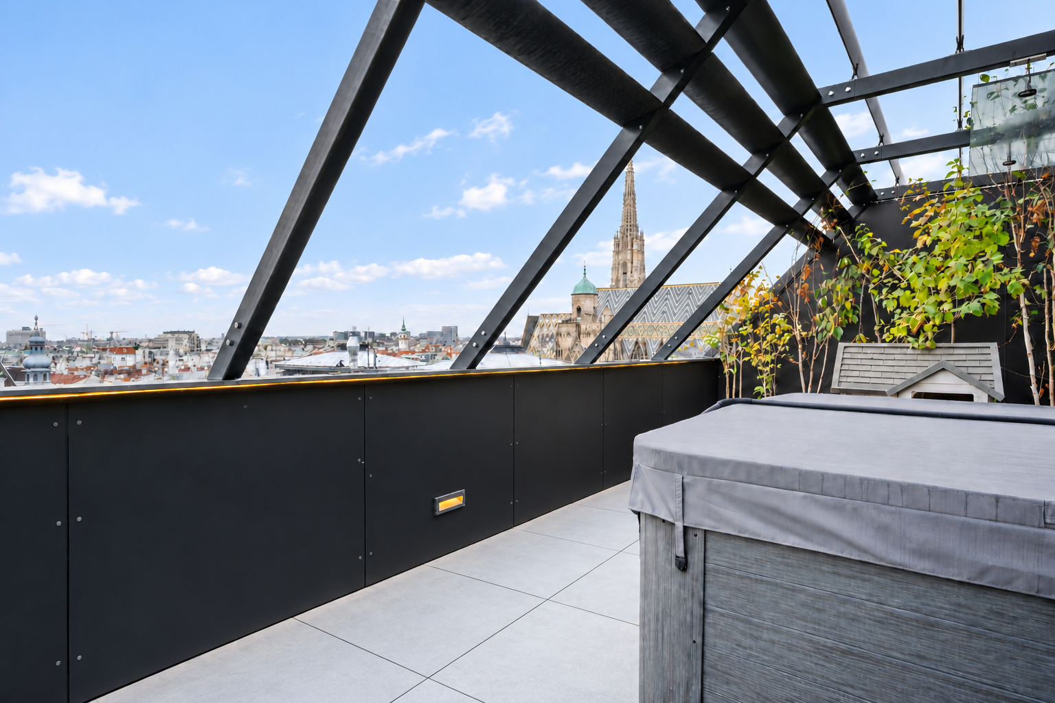 Dachterrasse mit Blick auf den Stephansdom in Wien